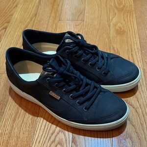 Ecco Men's Black Canvas Sneakers size 10